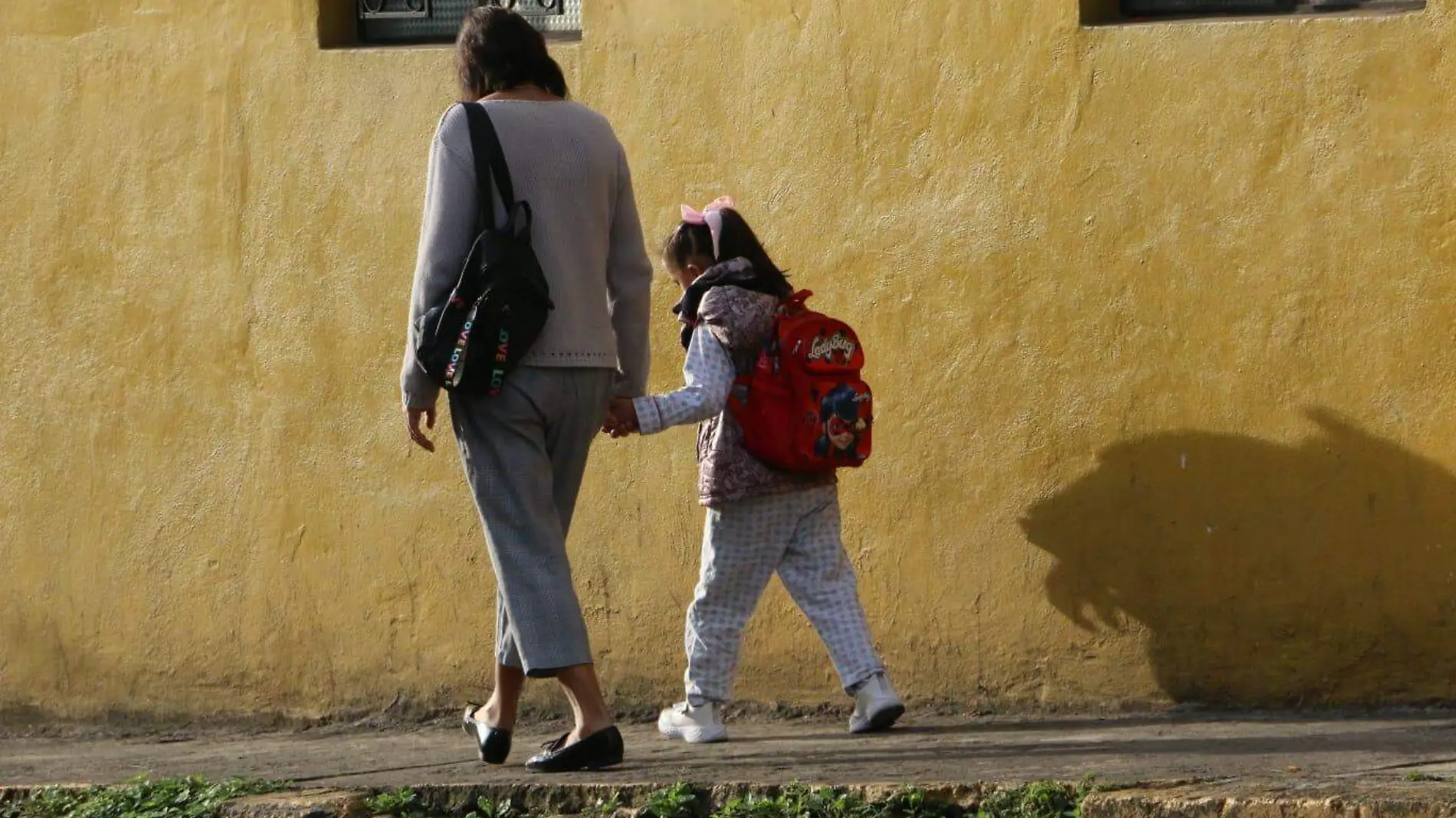 alumnos escuelas mochila (1)